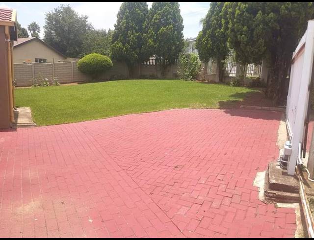 3 BEDROOM HOUSE FOR SALE IN STRUBENSVALLEI